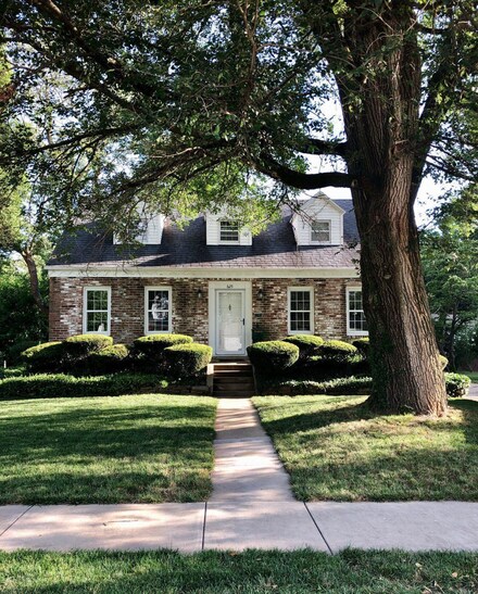 625 E University St, Springfield, MO 65807