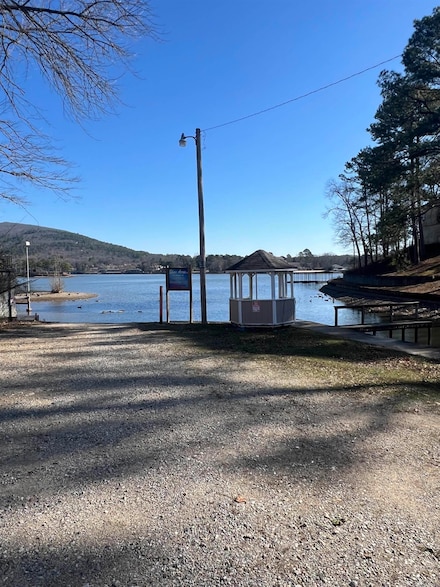 233 Bayside Rd, Hot Springs, AR 71913