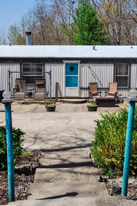 332 Millshed Rd, Morgantown, KY 42261