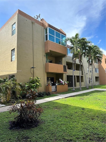 6070 W 18th Ave Unit 215, Hialeah, FL 33012