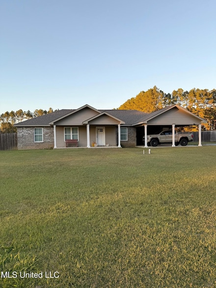 6745 Whites Farm Rd, Lucedale, MS 39452