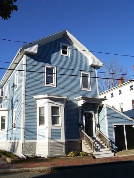 30 Pleasant St, Salem, MA 01970