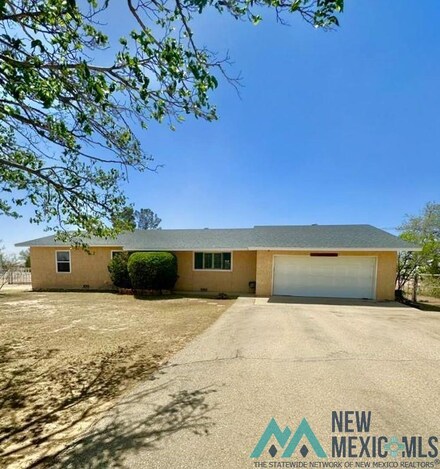 5911 Milliron Rd, Carlsbad, NM 88220