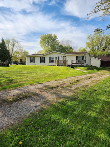 2291 E Stewart Rd, Midland, MI 48640
