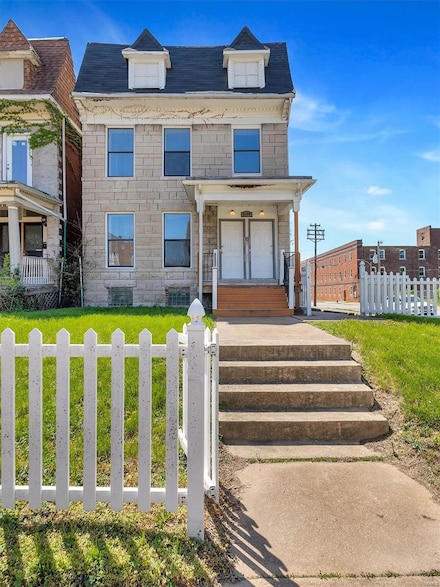 5190 Enright Ave, Saint Louis, MO 63108