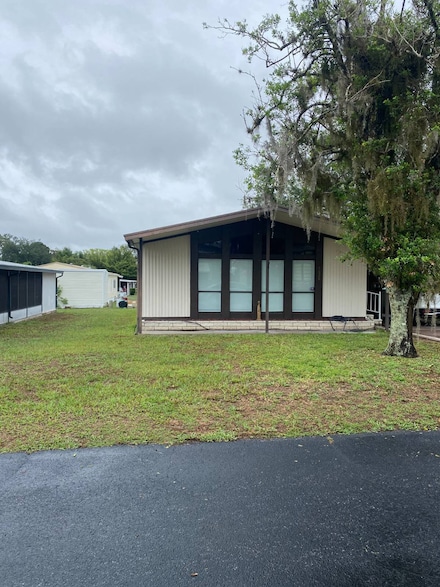 4828 Meadowlark Dr, Zephyrhills, FL 33541
