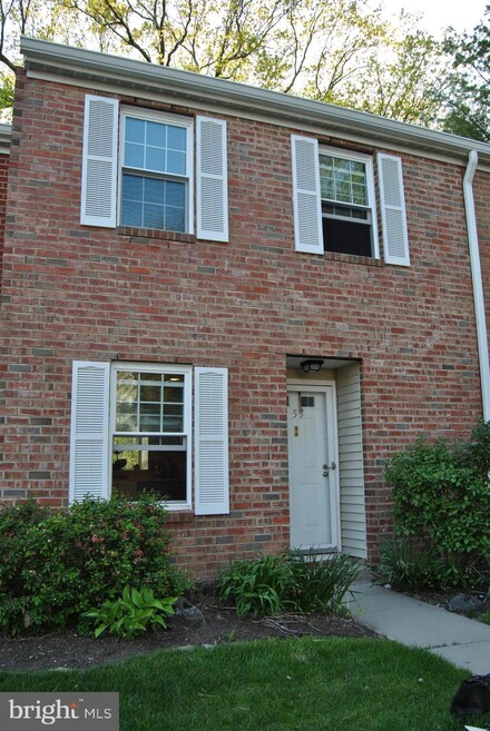 55 Viburnum Ct, Lawrence Township, NJ 08648