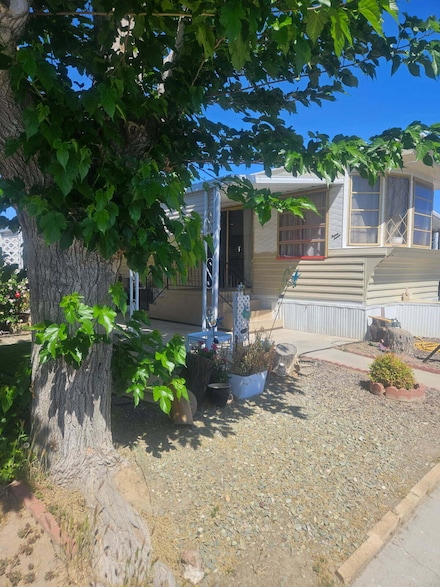 2550 E Avenue I Unit 21, Lancaster, CA 93535