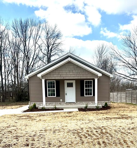204 W Market St, Portland, TN 37148