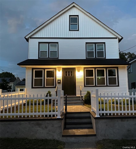 168 Jefferson Ave, Roslyn Heights, NY 11577