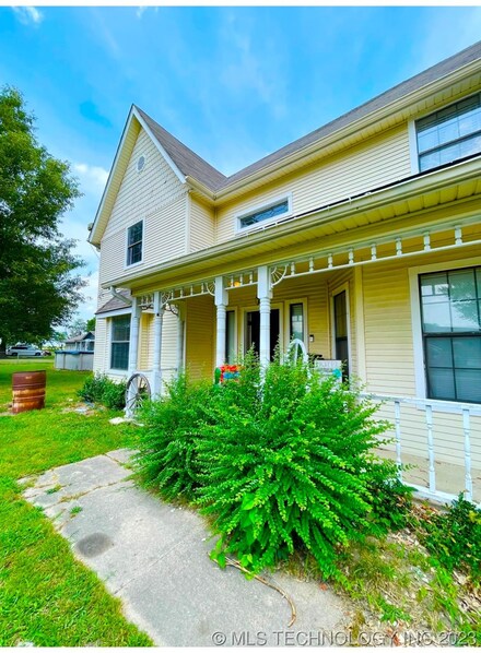 10443 E First St, Claremore, OK 74019