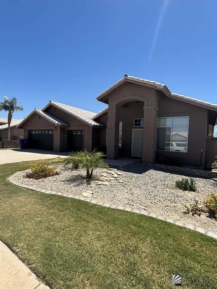 3645 W 27th St, Yuma, AZ 85364