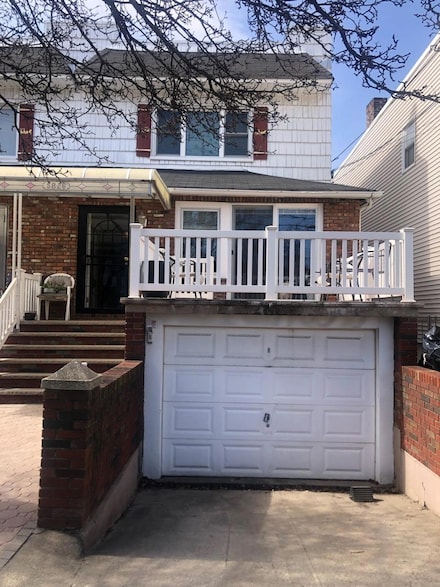 58-26 71st St, Maspeth, NY 11378