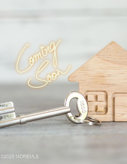 12 Boxwood Dr, Asbury Park, NJ 07712