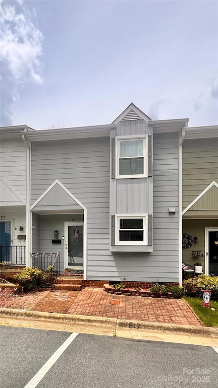 617 College Ave SW, Lenoir, NC 28645