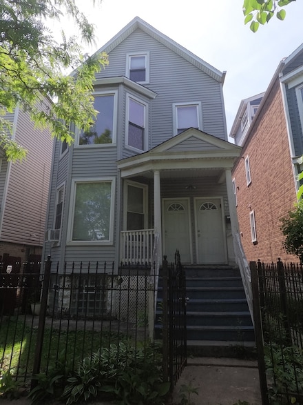 2710 N Ridgeway Ave Unit 2, Chicago, IL 60647