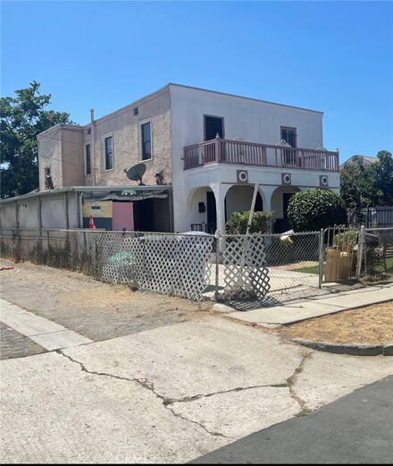 516 W 109th St, Los Angeles, CA 90044