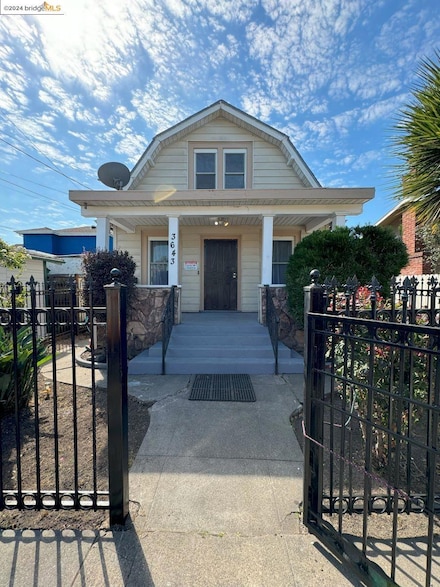 3643 E 16th St, Oakland, CA 94601