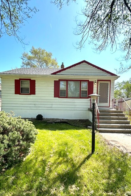 611 Colfax St, Gary, IN 46406