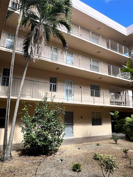 2811 Somerset Dr Unit 209C, Lauderdale Lakes, FL 33311