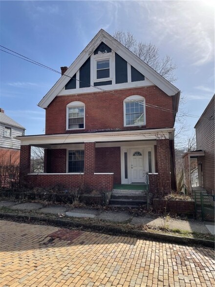 755 Mary St, Mc Kees Rocks, PA 15136