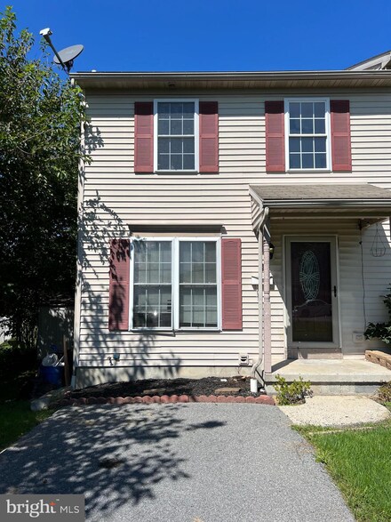 9 Monroe St, Reading, PA 19605