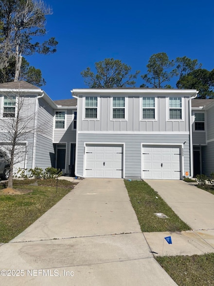 5957 Creekside Crossing Dr, Jacksonville, FL 32210