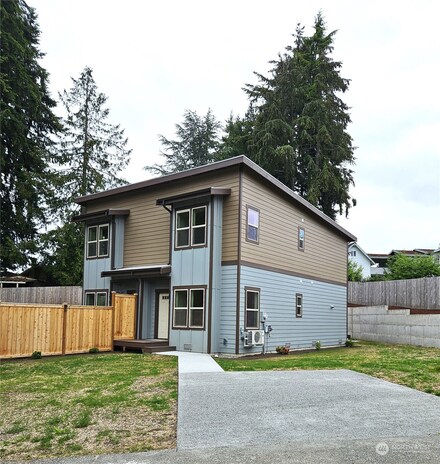 3671 Pine Rd NE, Bremerton, WA 98310