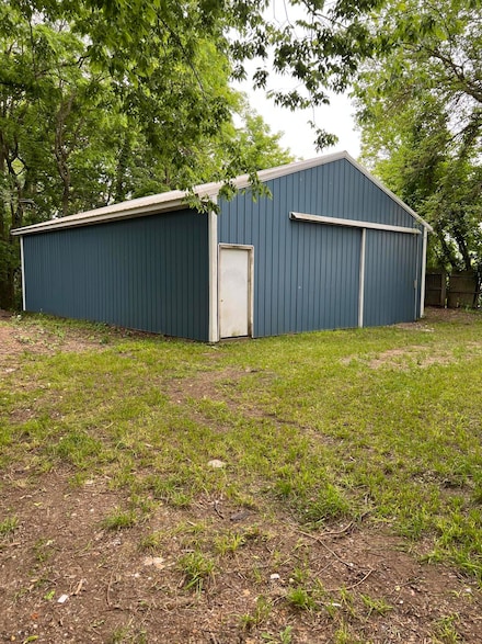 102 Allett St, Allegan, MI 49010