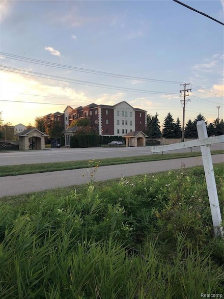 1240 N Irish Rd, Davison, MI 48423