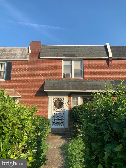 1557 Hermesprota Dr, Sharon Hill, PA 19079