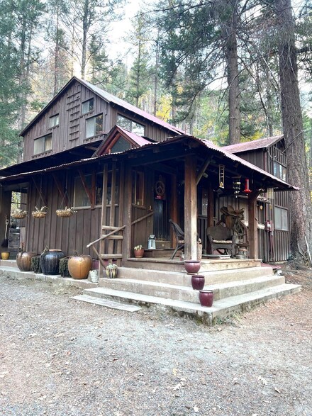 28934 Walker Rd, Klamath River, CA 96050
