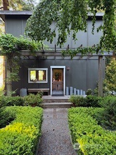 9964 NE Lafayette Ave, Bainbridge Island, WA 98110