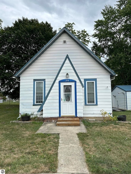 310 N Chippewa St, Shepherd, MI 48883
