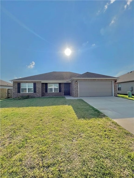 414 Woodcreek St, Lowell, AR 72745