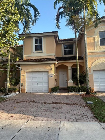 12476 SW 122nd St, Miami, FL 33186