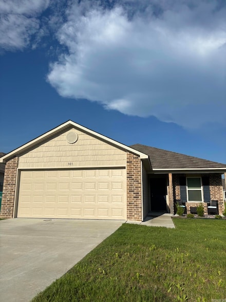 303 Rooster Rd, Conway, AR 72032