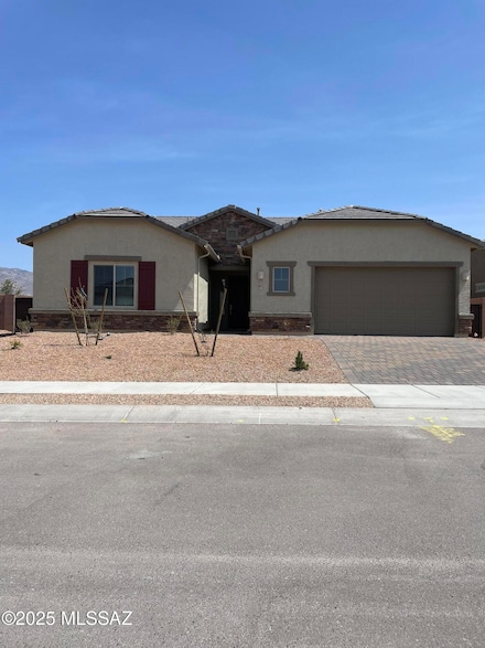 8011 S Bentgrass Ln, Tucson, AZ 85747
