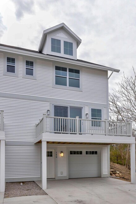 140 Kewatin Ct Unit 12, Douglas, MI 49406