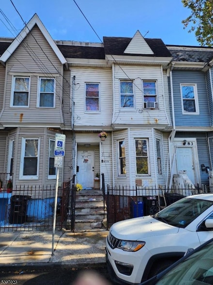 83 1/2 Garside St, Newark, NJ 07104