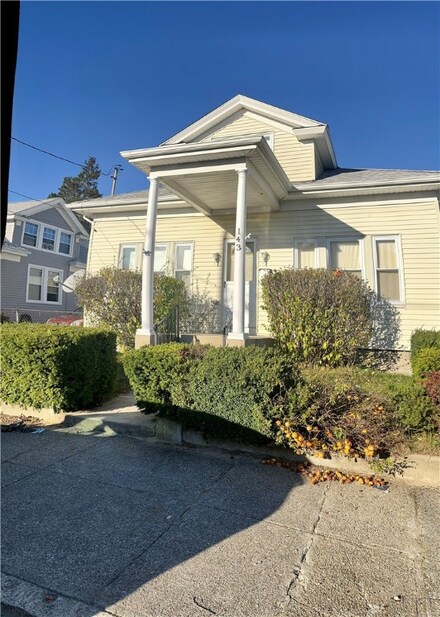 143 Oakdale Ave, Pawtucket, RI 02860