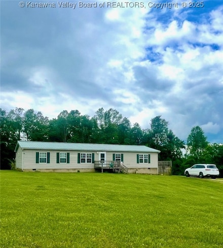 26500 Ashton Upland Rd, Milton, WV 25541