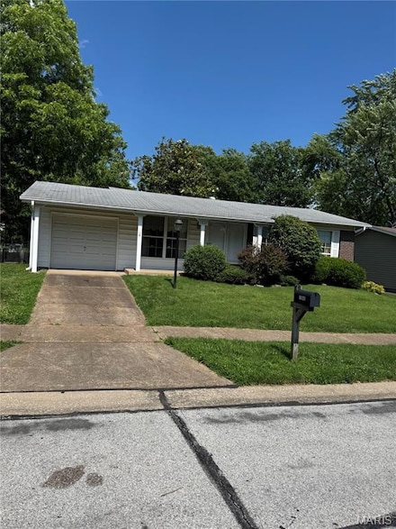 11646 Esperanza Dr, Florissant, MO 63033
