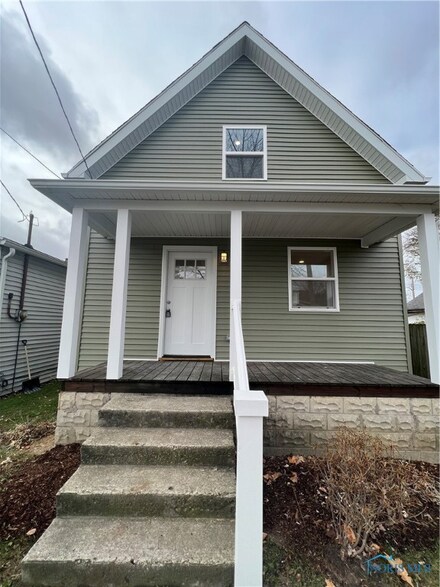 239 Osborne St, Rossford, OH 43460