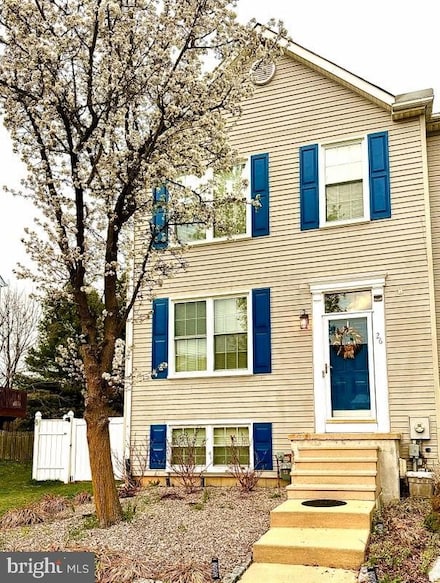 26 Chambord Dr, Newark, DE 19702
