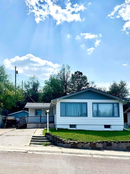 836 7th St, Havre, MT 59501