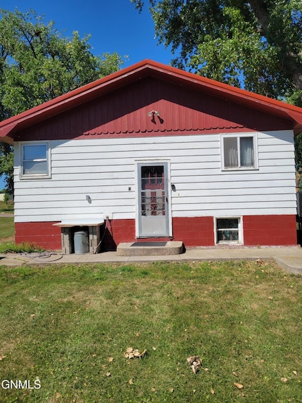 202 4th Ave SW, Ashley, ND 58413