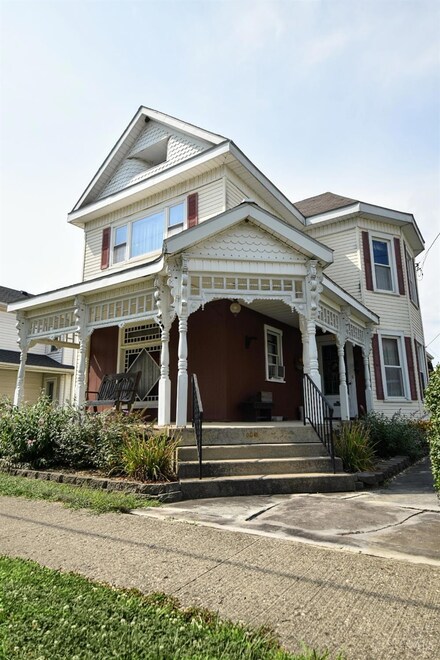 145 E Main St, Verona, OH 45378