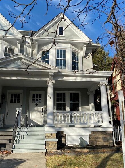 643 E High St, Pottstown, PA 19464