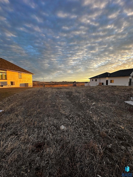 800 Turtle Creek Dr, Hartford, SD 57033